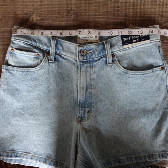 Abercrombie & Fitch Shorts Womens 8 Light Wash 4" Mom High Rise Denim Curve - Picture 7 of 11